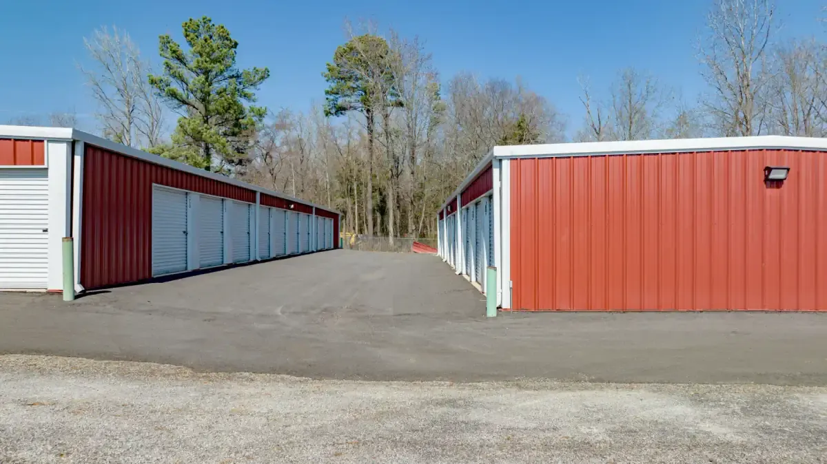 Exterior of Flint, TX self storage facility.